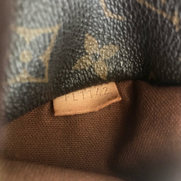 Louis Vuitton Totally Purse Leather Handbag Tote - Picture 10 of 15